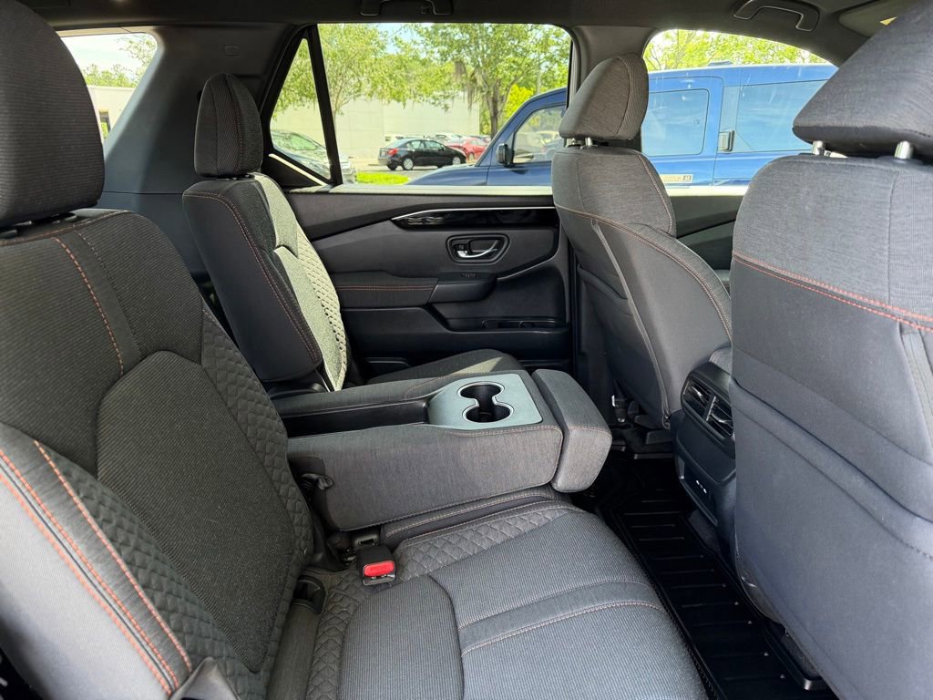 Certified 2024 Honda Pilot Sport image 8