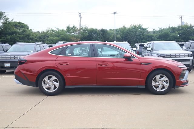 Certified 2025 Hyundai Sonata SE FWD image 4