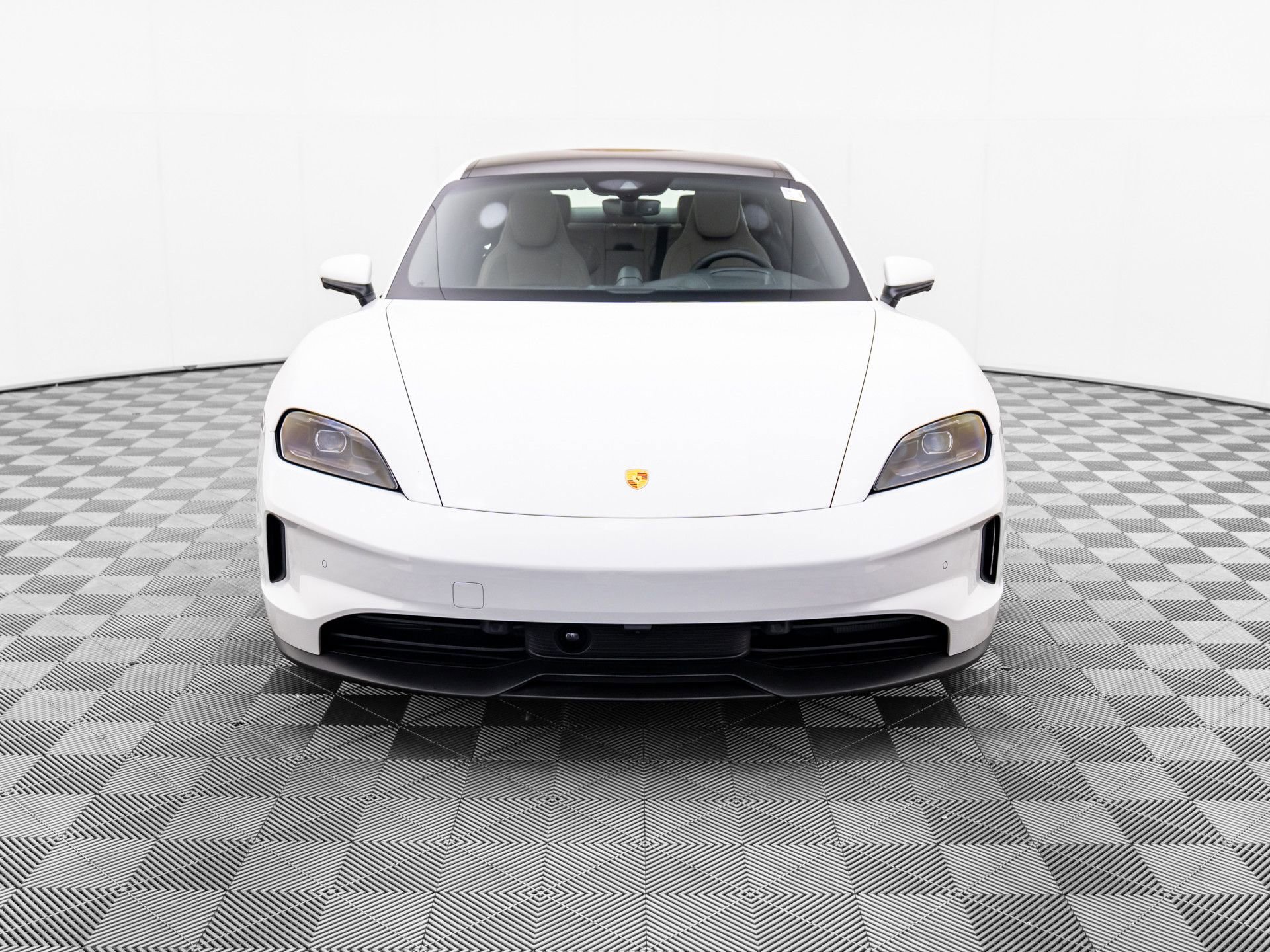 New 2025 Porsche Taycan image 9