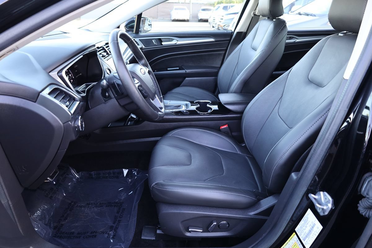 Used 2016 Ford Fusion Titanium AWD/4WD image 11