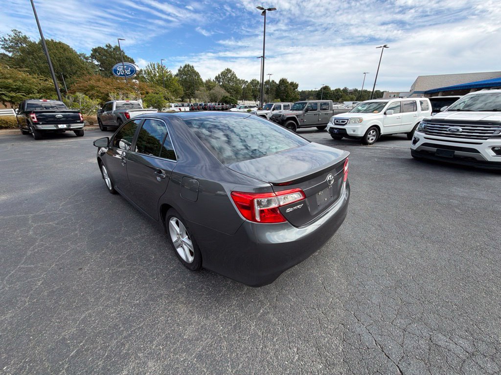 Used 2014 Toyota Camry SE FWD image 19