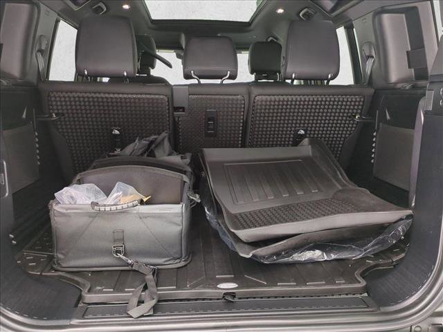 New 2025 Land Rover Defender 110 S image 22