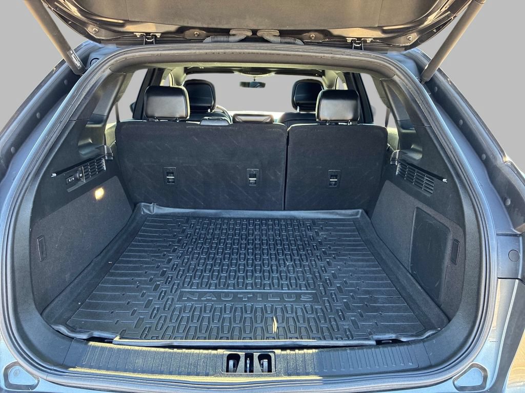 Used 2020 Lincoln Nautilus Reserve AWD/4WD image 12