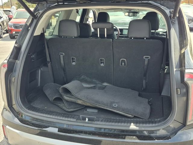 Used 2025 Kia Telluride EX w/ EX Captain's Chair Package image 4