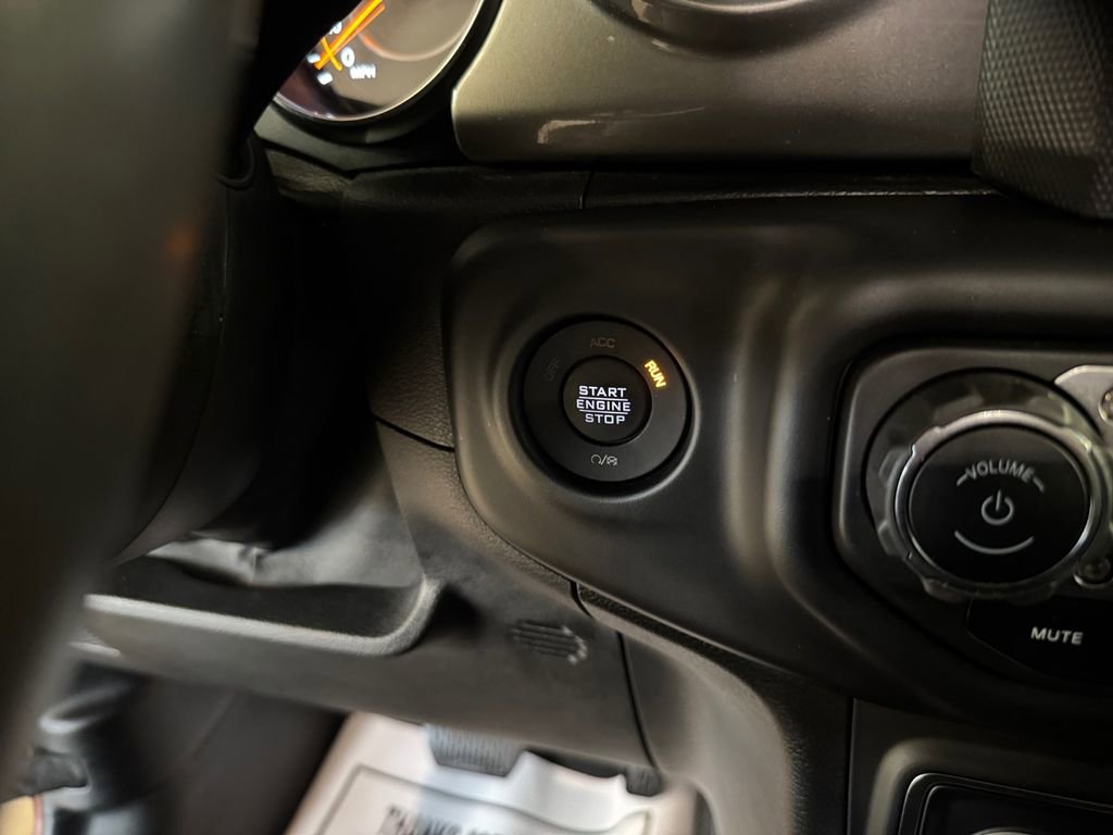 Used 2021 Jeep Wrangler Unlimited Sahara AWD/4WD image 29