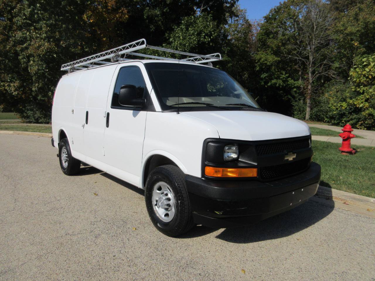Used 2017 Chevrolet Express 3500 RWD image 15