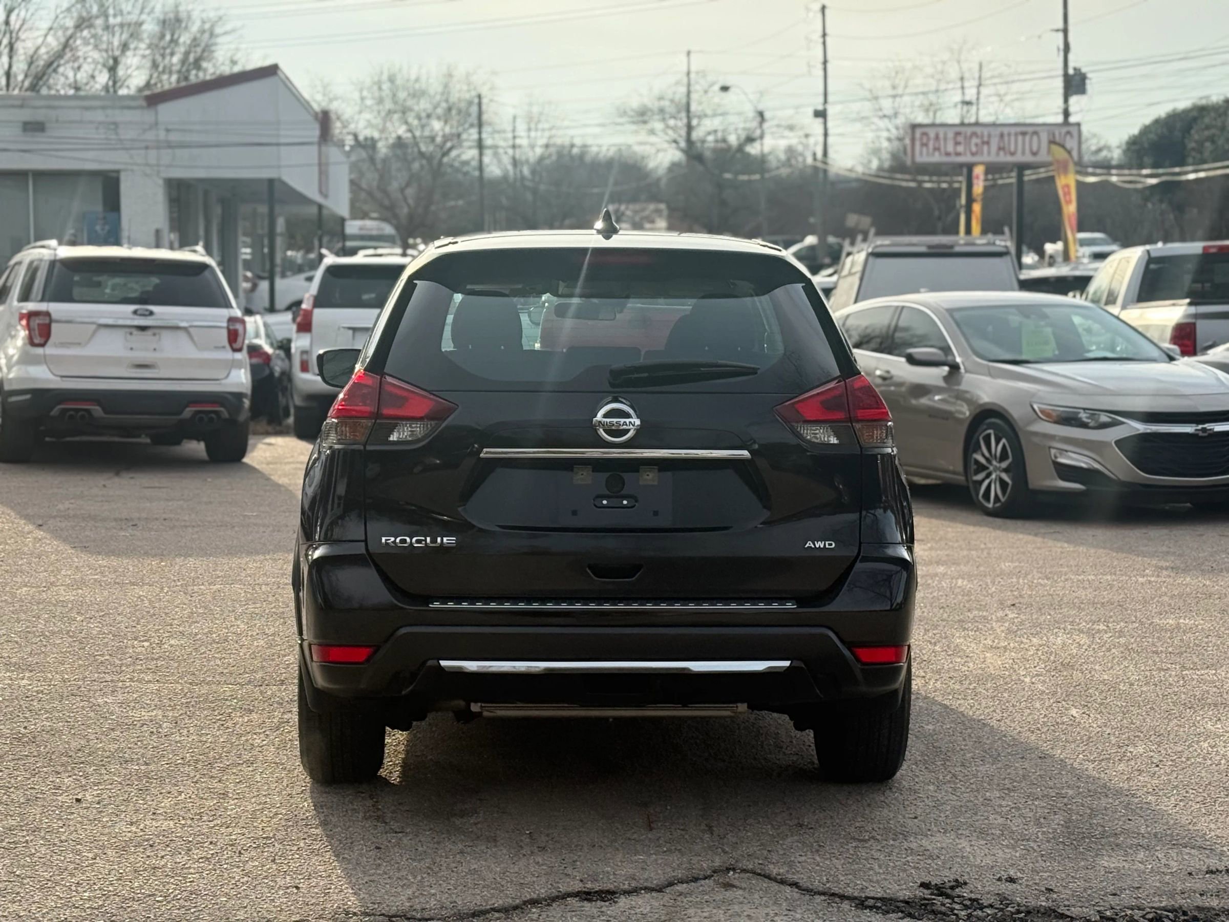 Used 2020 Nissan Rogue S image 6