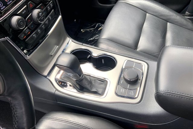 Used 2020 Jeep Grand Cherokee Limited AWD/4WD image 16