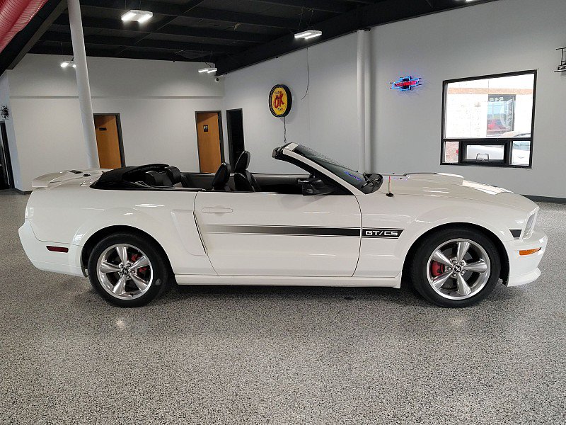 Used 2008 Ford Mustang GT Premium RWD image 2