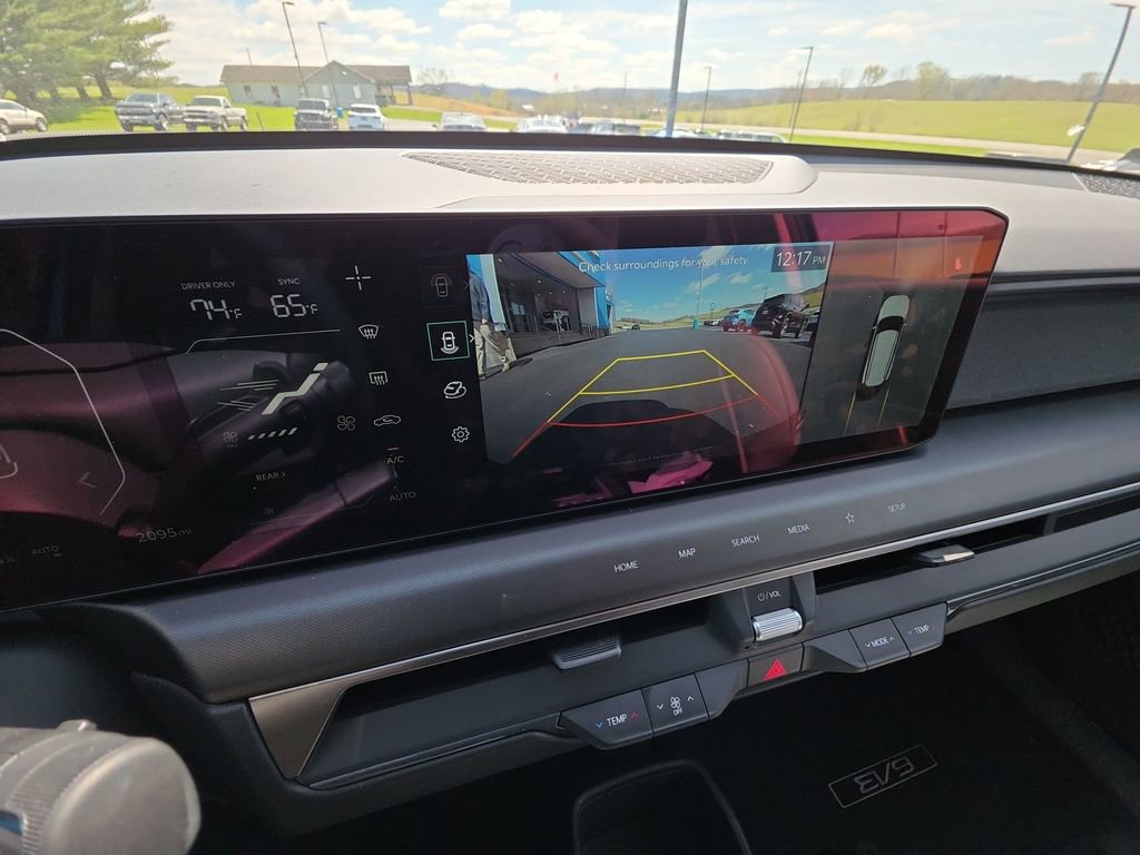 Used 2026 Kia EV9 Wind image 17