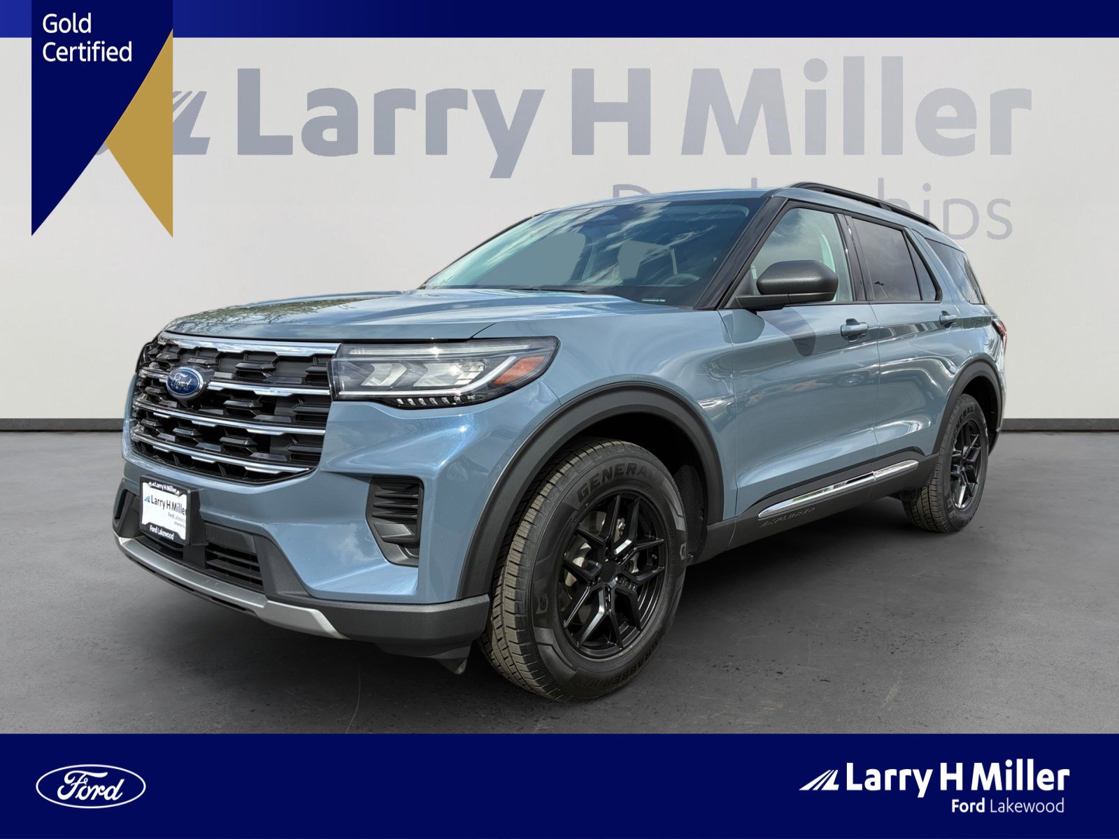 Certified 2025 Ford Explorer Active AWD/4WD image 1