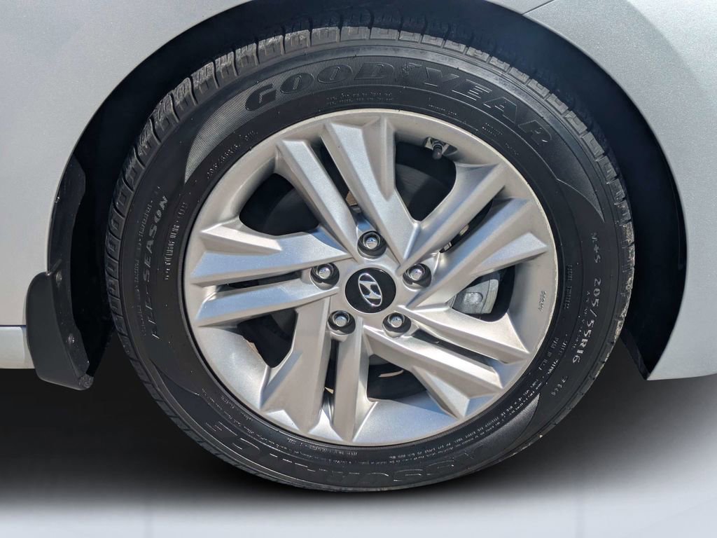 Used 2019 Hyundai Elantra Value Edition w/ Cargo Package FWD image 11