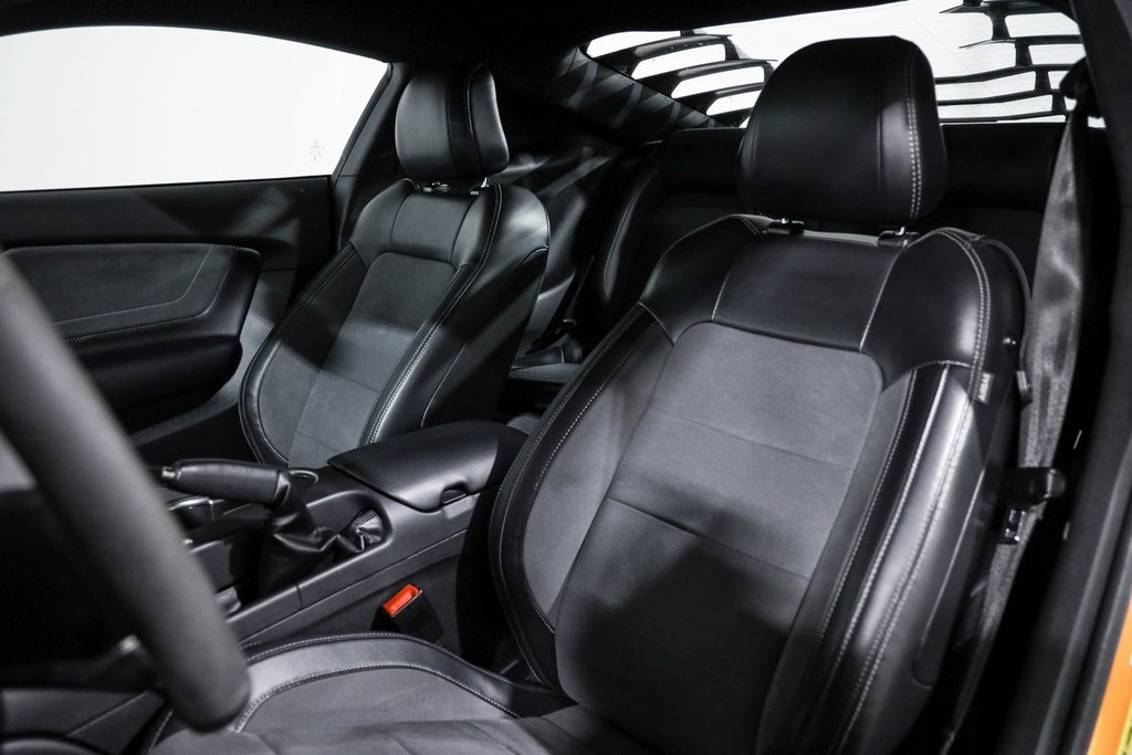 Used 2019 Ford Mustang Shelby GT350 w/ Technology Package image 40