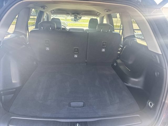 Used 2023 Jeep Grand Cherokee Limited AWD/4WD image 7