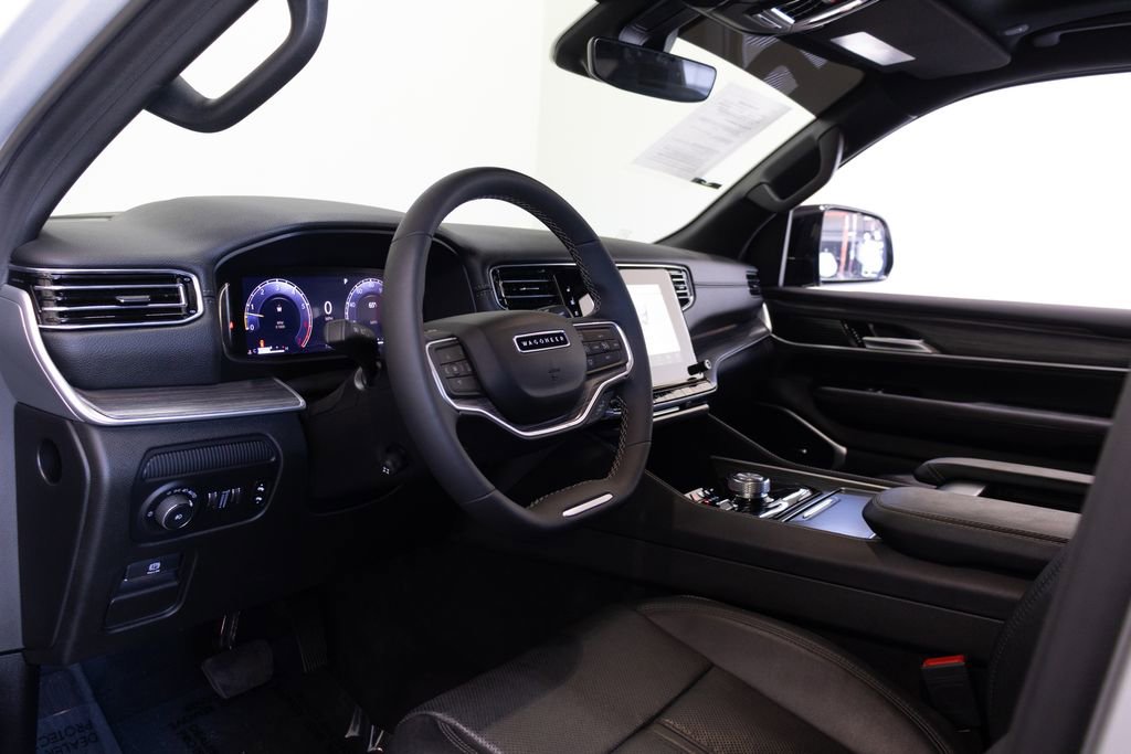 Used 2024 Jeep Wagoneer Series II w/ Premium Group I AWD/4WD image 19
