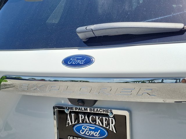 Certified 2023 Ford Explorer Limited w/ Limited Technology Package RWD image 8
