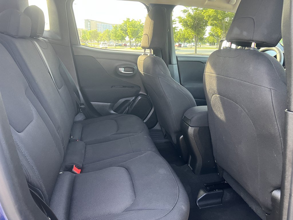 Used 2019 Jeep Renegade Sport w/ Sport Appearance Group AWD/4WD image 13