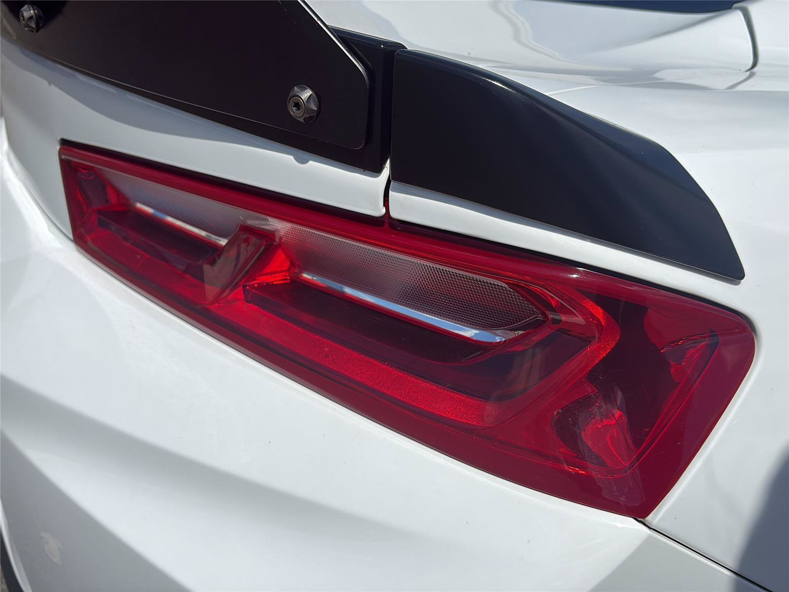 Used 2018 Chevrolet Camaro SS RWD image 13
