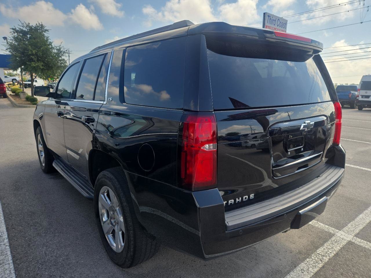 Used 2016 Chevrolet Tahoe LS RWD image 3