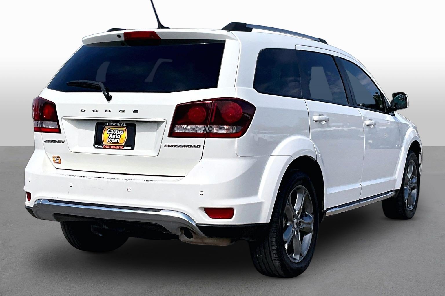 Used 2018 Dodge Journey Crossroad w/ Driver Convenience Group FWD image 2