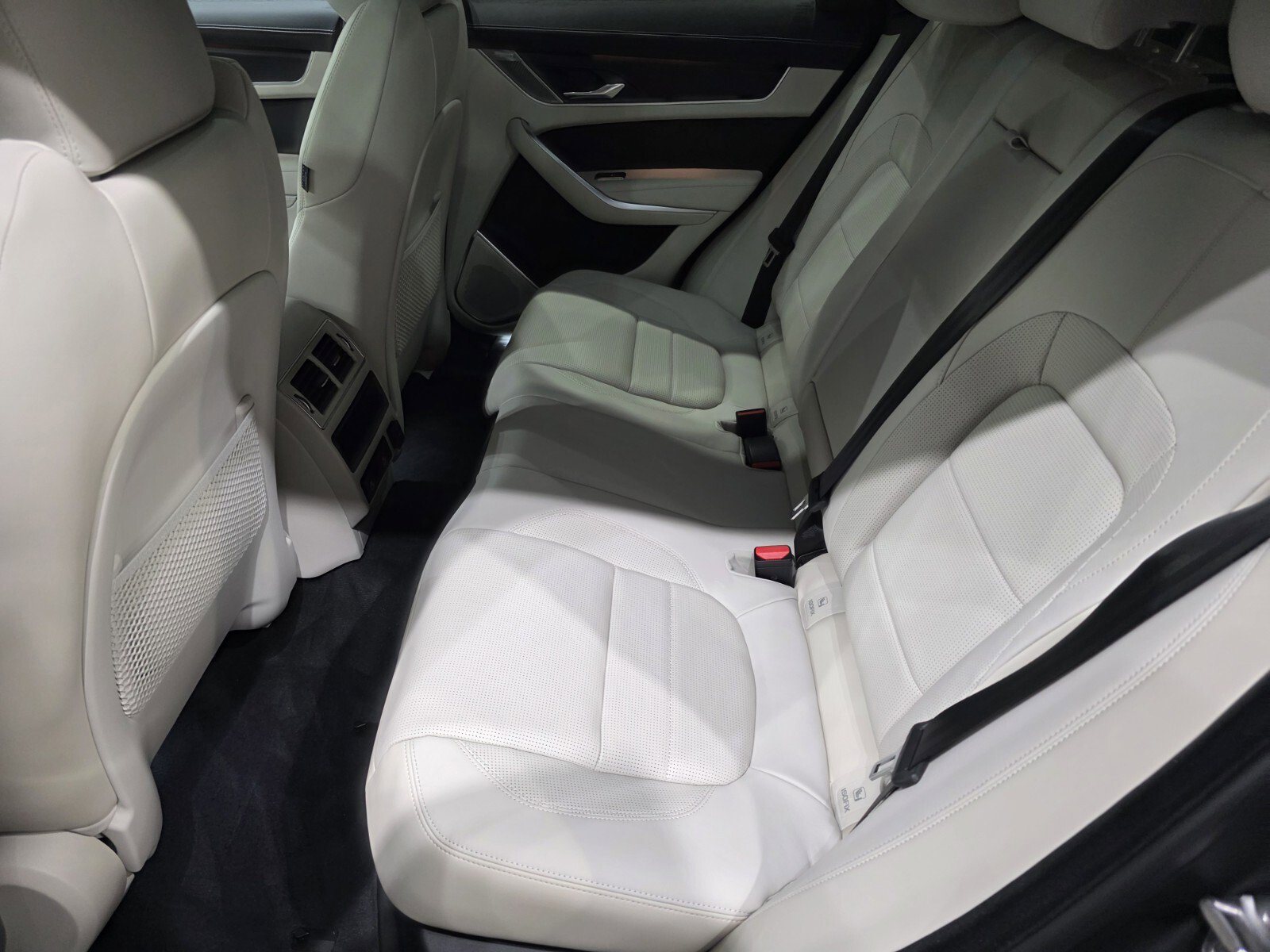 New 2026 Jaguar F-PACE R-Dynamic S AWD/4WD image 11