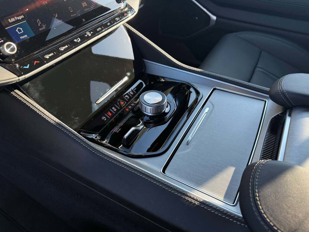 New 2026 Jeep Grand Wagoneer L Limited image 25