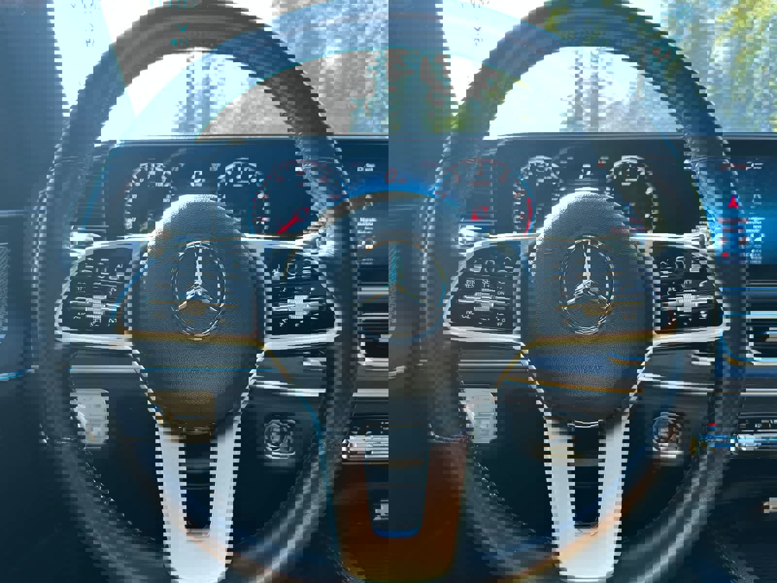 Used 2021 Mercedes-Benz GLE 350 4MATIC image 16