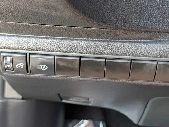 Certified 2025 Toyota Corolla SE w/ SE Premium Package FWD image 23