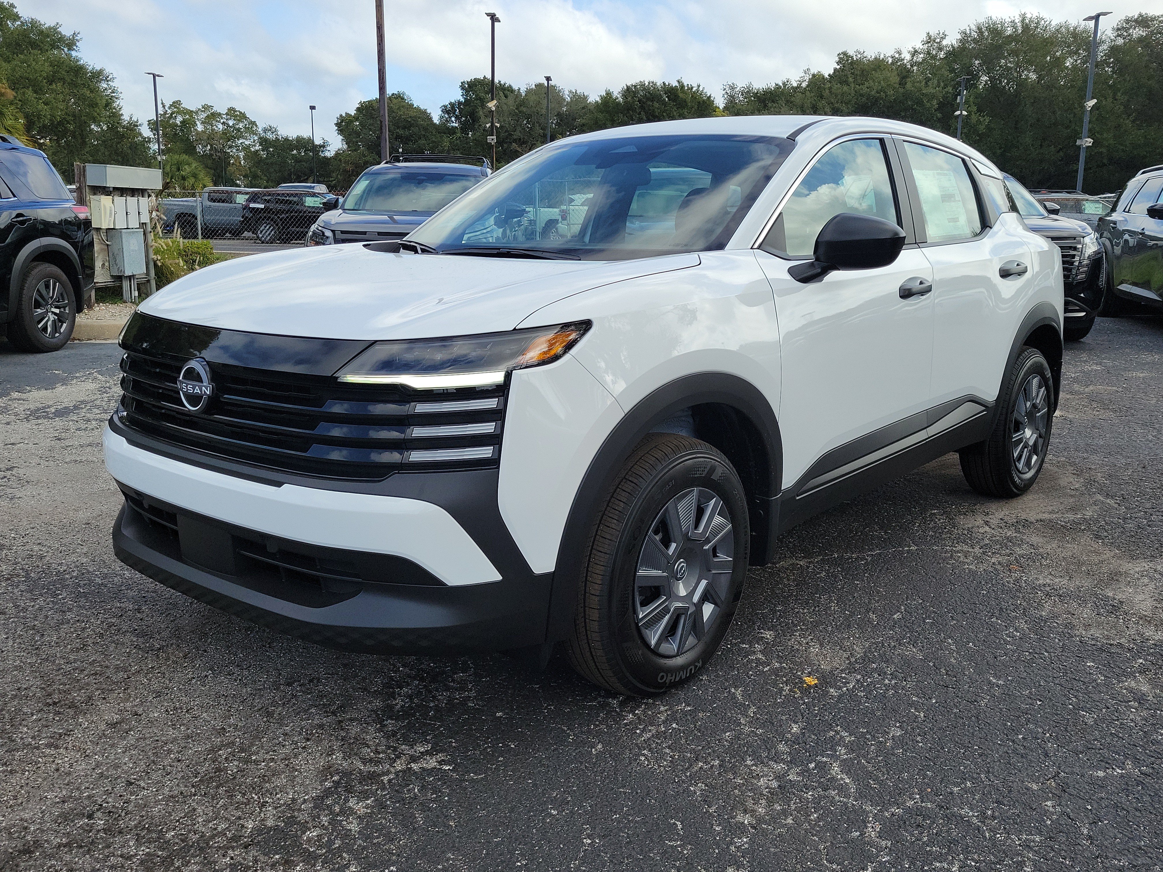 New 2027 Nissan Kicks S FWD image 3