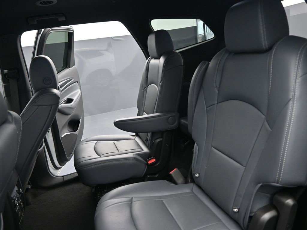Used 2024 Buick Enclave Premium image 15