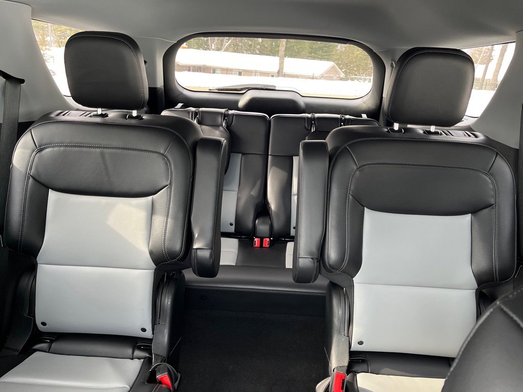 Used 2023 Ford Explorer XLT w/ Equipment Group 202A image 17