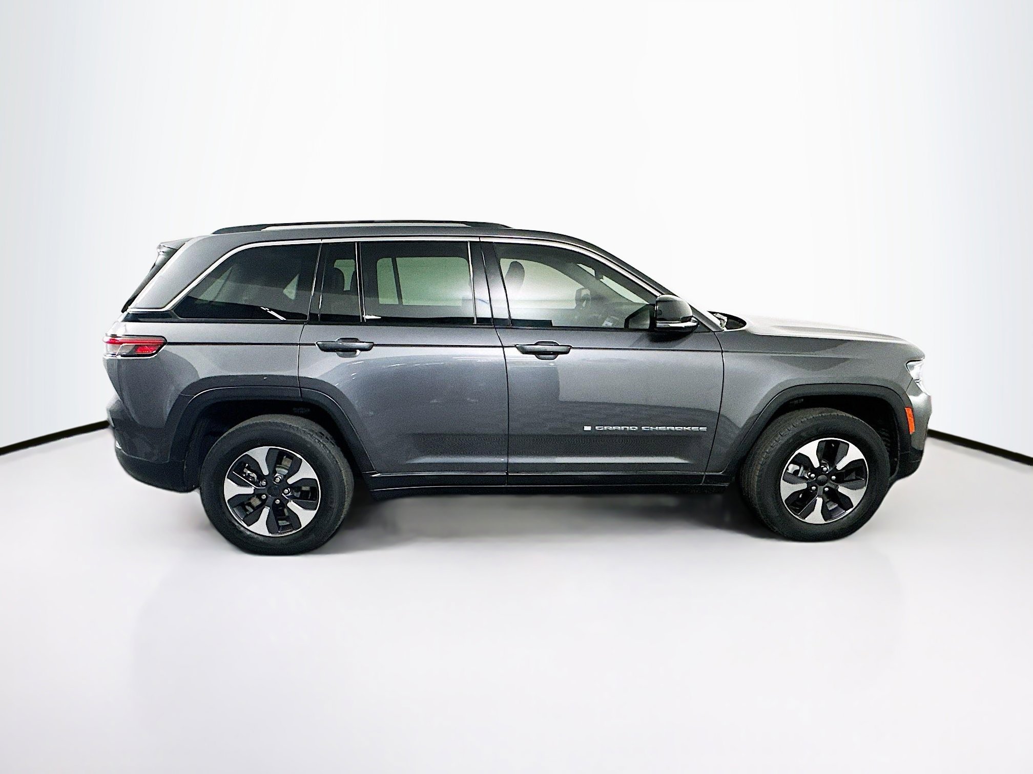 Used 2022 Jeep Grand Cherokee Limited 4xe image 10