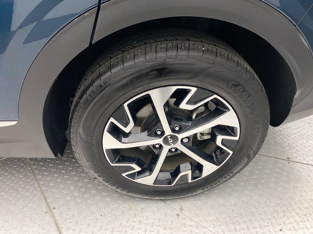 Used 2025 Kia Sportage EX w/ EX Premium Package AWD/4WD image 10