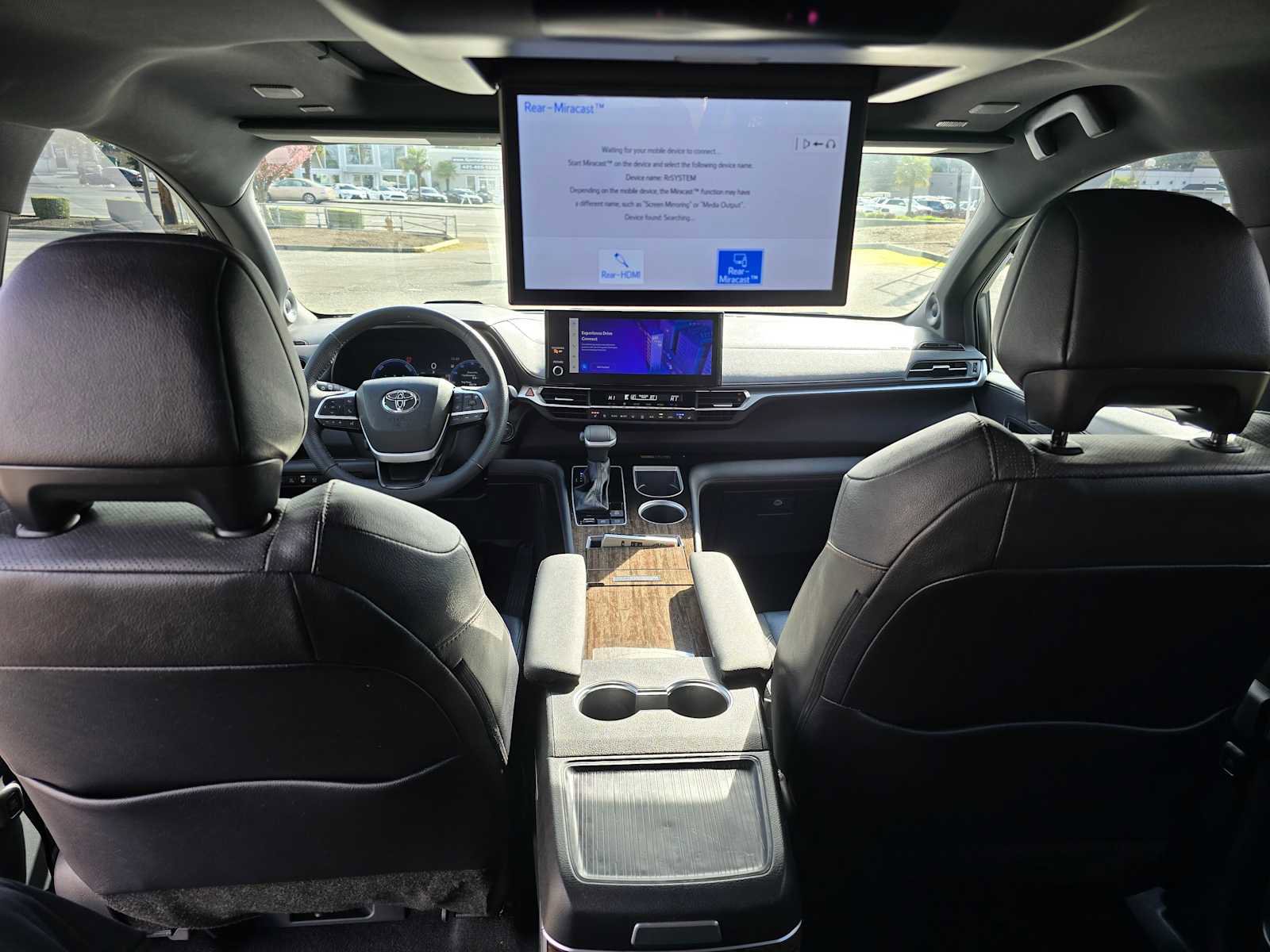 Used 2025 Toyota Sienna Platinum image 19