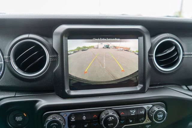 Used 2023 Jeep Wrangler Unlimited Sahara w/ Cold Weather Group AWD/4WD image 23