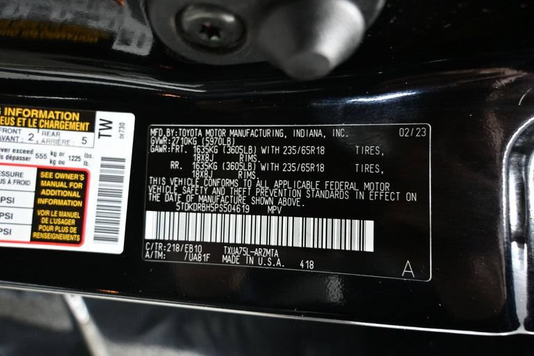 Used 2023 Toyota Highlander XLE AWD/4WD image 45