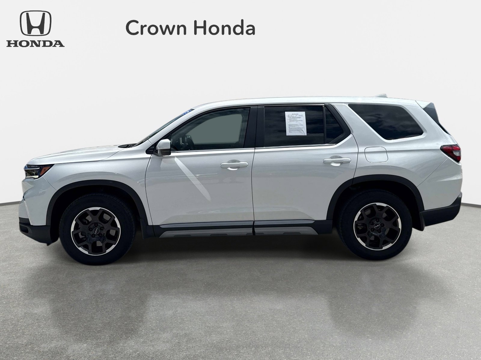 Used 2025 Honda Pilot EX-L image 2