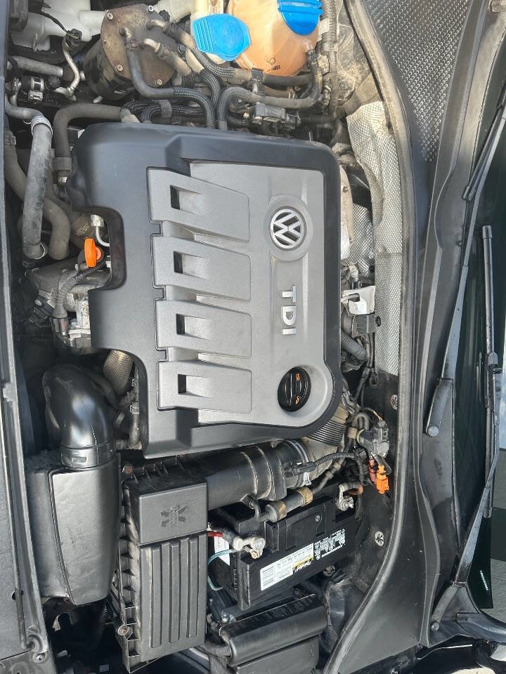 Used 2013 Volkswagen Passat TDI SE image 17
