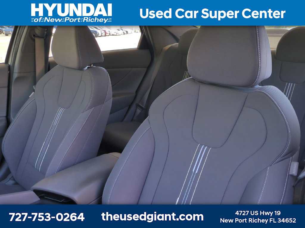 Used 2023 Hyundai Elantra SEL FWD image 7