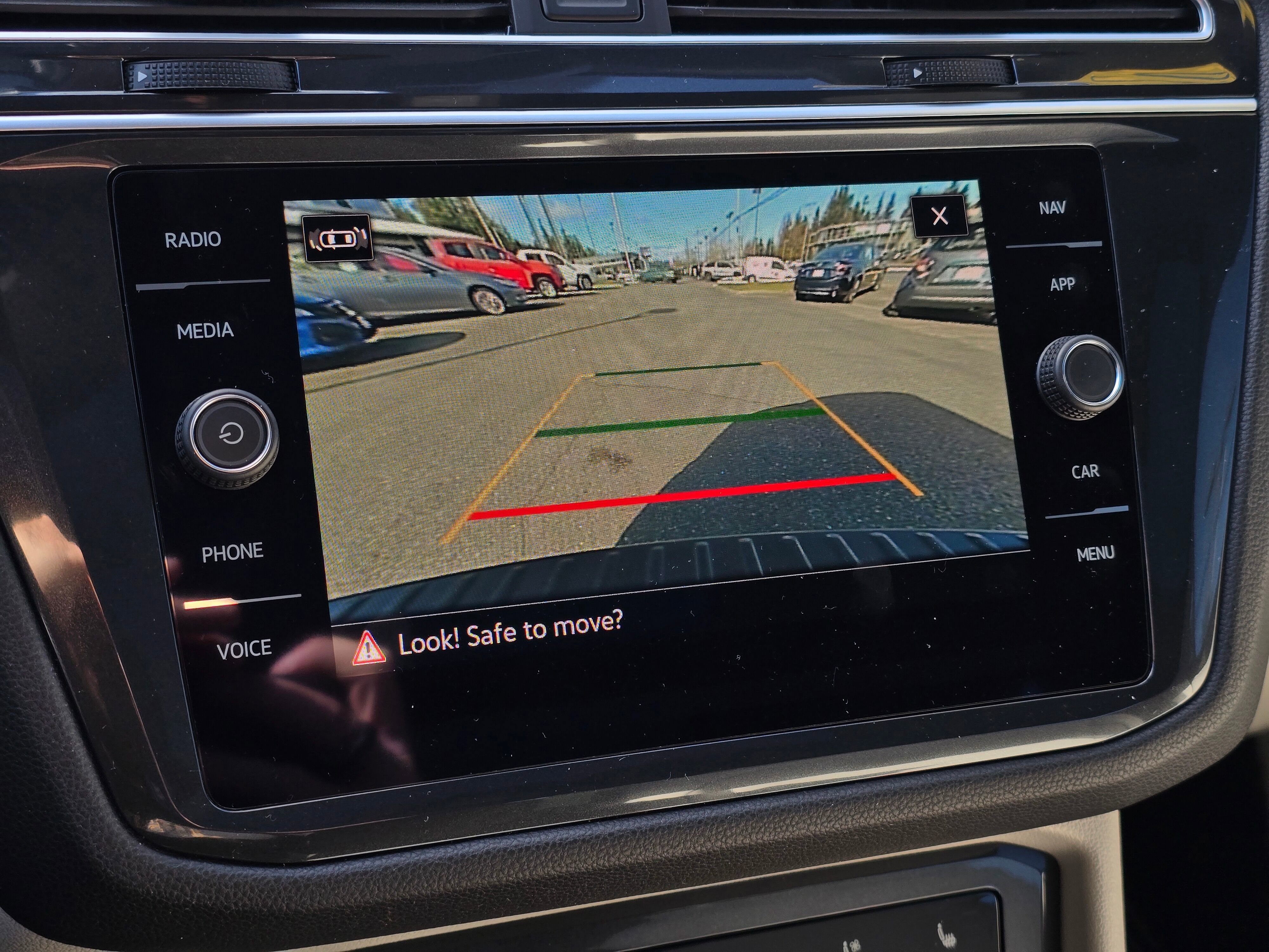 Used 2024 Volkswagen Tiguan SEL R-Line image 32