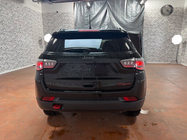 Used 2024 Jeep Compass Trailhawk AWD/4WD image 6