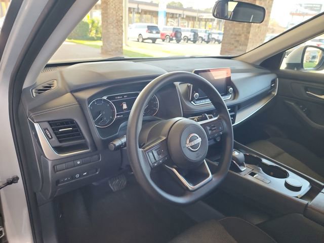 Used 2024 Nissan Rogue SV AWD/4WD image 10