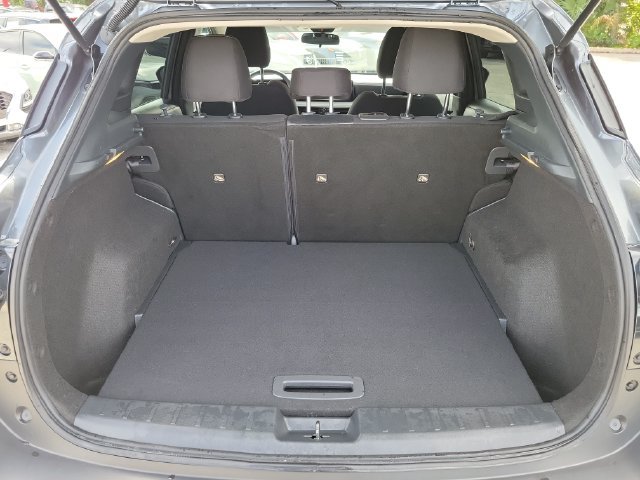 Certified 2025 Nissan Kicks SV FWD image 9