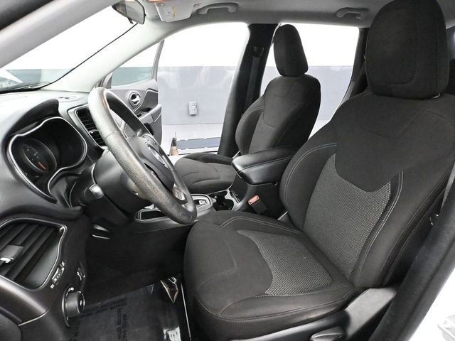 Used 2019 Jeep Cherokee Latitude w/ Popular Appearance Group image 22