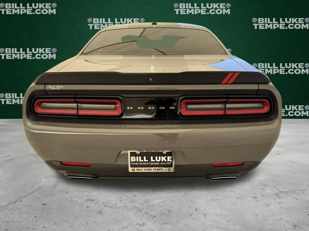 Used 2019 Dodge Challenger SXT w/ Driver Convenience Group RWD image 7