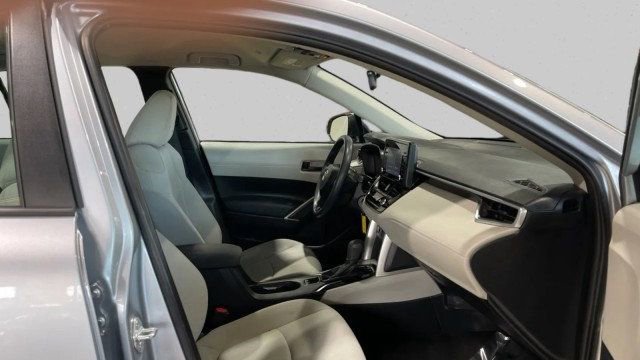 Used 2022 Toyota Corolla Cross L AWD/4WD image 13