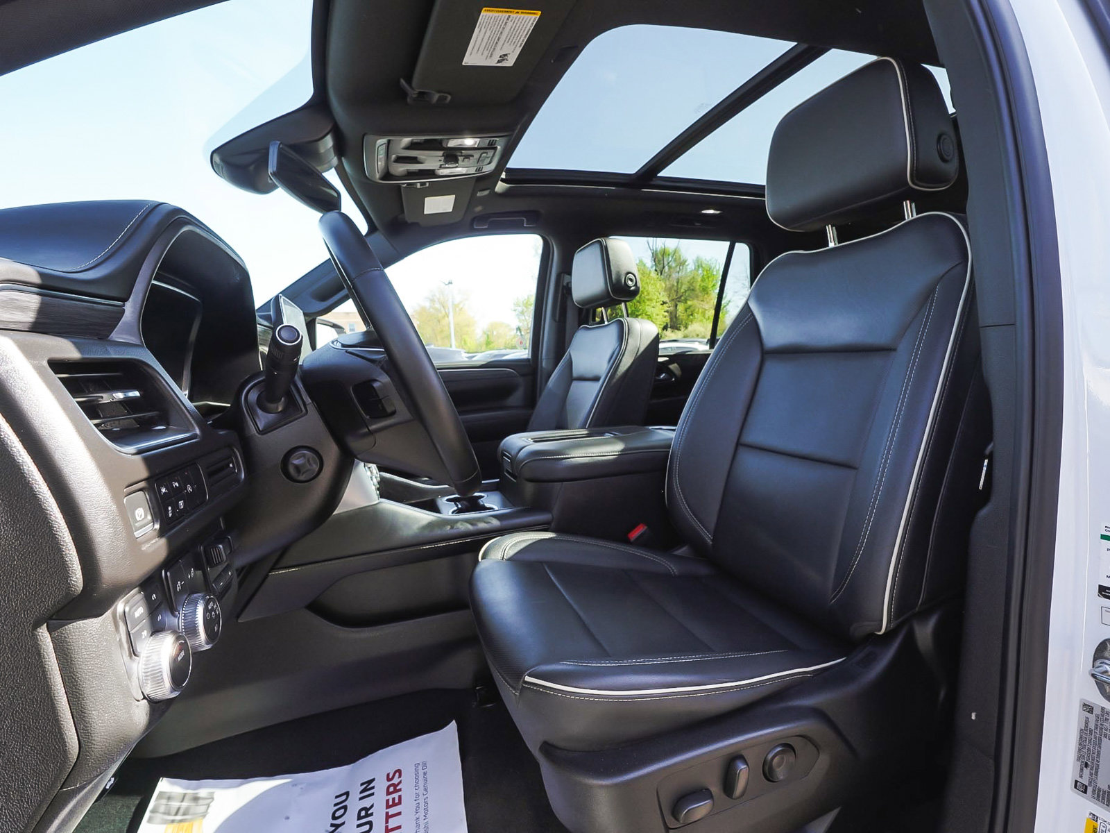 Used 2024 GMC Yukon SLT w/ SLT Luxury Package AWD/4WD image 33