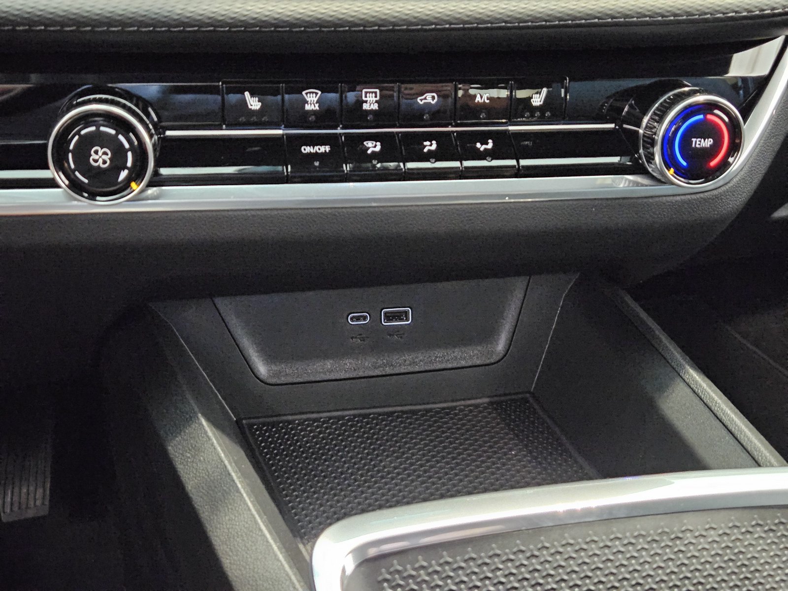 New 2027 Chevrolet Equinox LT w/ Safety and Technology Package FWD image 19