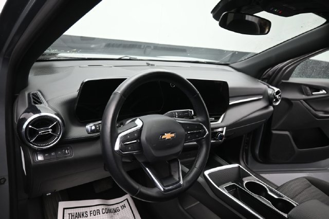 Used 2025 Chevrolet Equinox LT AWD/4WD image 13