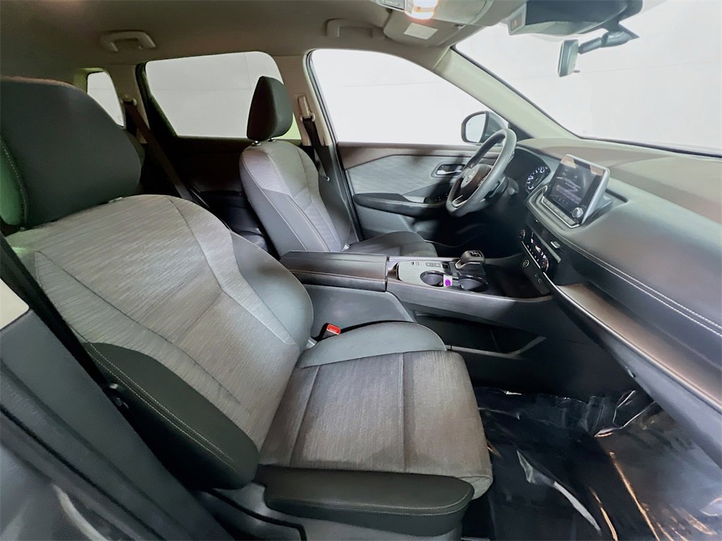 Used 2023 Nissan Rogue SV image 24